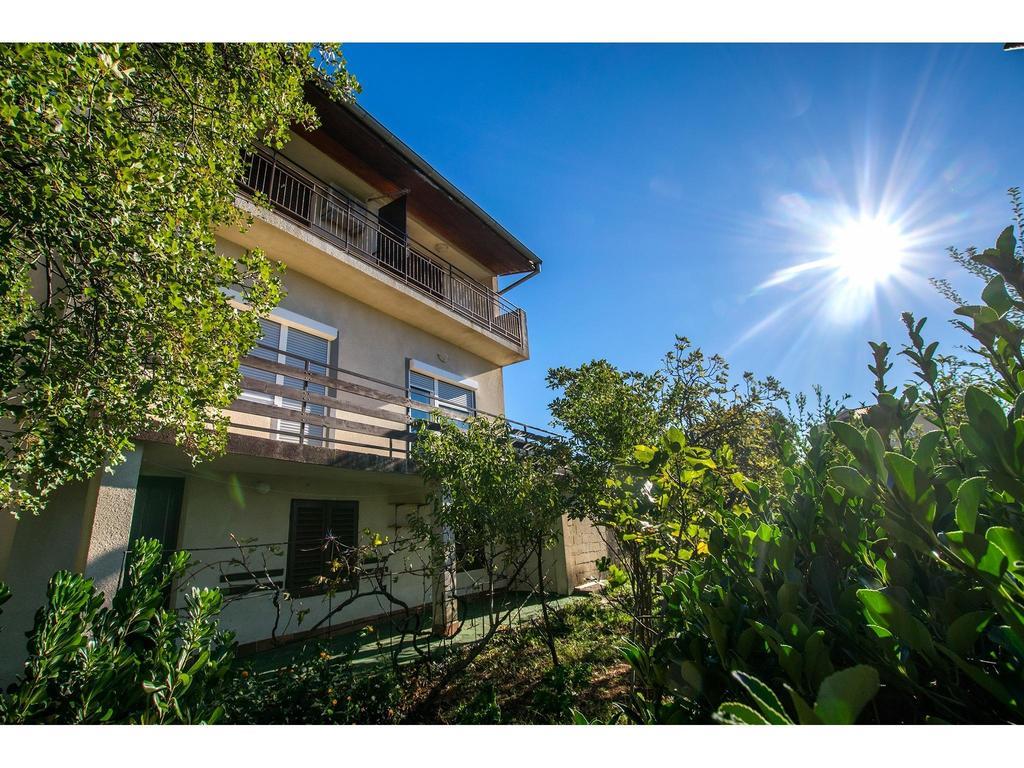 Apartments Velebit Starigrad Paklenica Εξωτερικό φωτογραφία