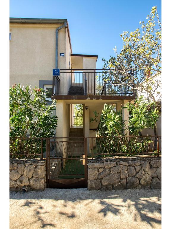Apartments Velebit Starigrad Paklenica Εξωτερικό φωτογραφία