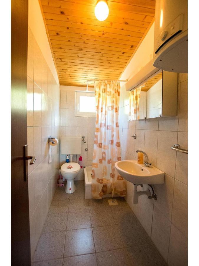Apartments Velebit Starigrad Paklenica Δωμάτιο φωτογραφία